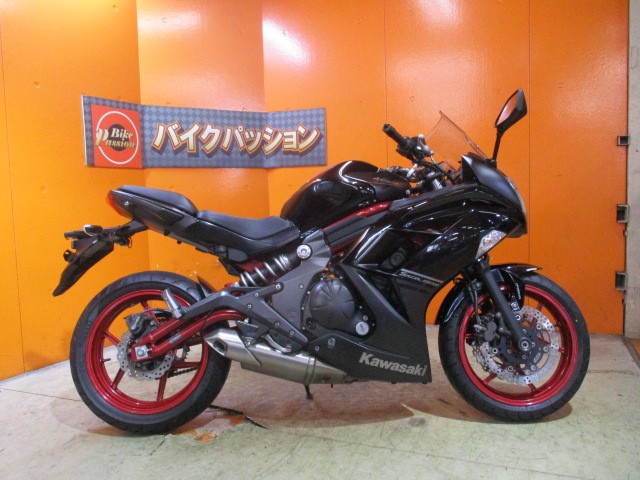 横から見てもこの通り状態グッド！純正赤フレーム！赤スイングアーム！赤ホイール！スポーティー！！